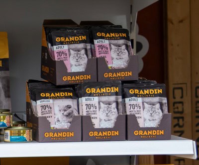 pet food folding carton box display for resealable pouches on store shelf