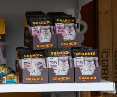 pet food folding carton box display for resealable pouches on store shelf