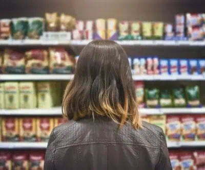 visual hierarchy depiction of customer making product decision at store shelf